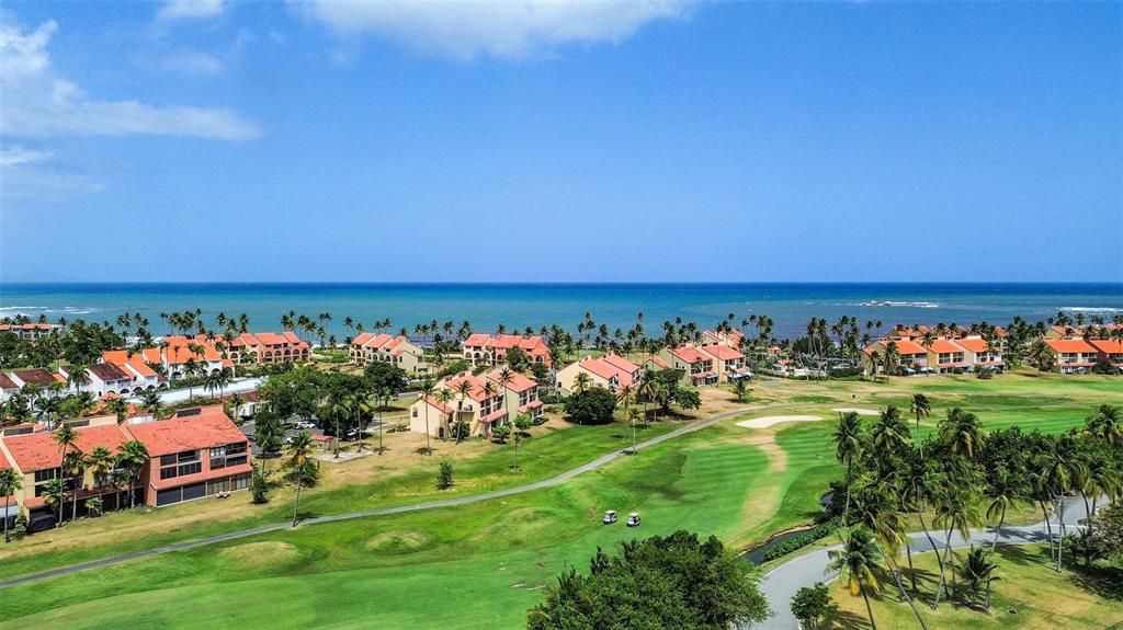 For Sale: $399,000 (2 beds, 2 baths, 843 Square Feet)