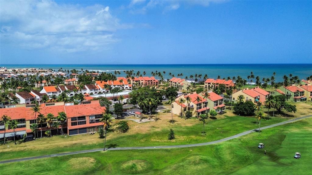 For Sale: $399,000 (2 beds, 2 baths, 843 Square Feet)