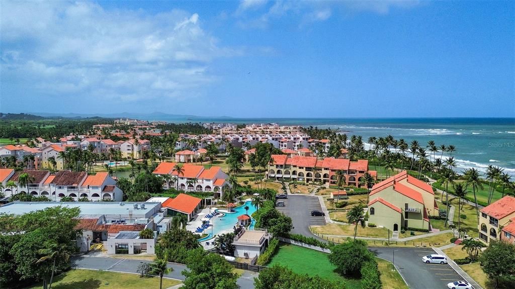 For Sale: $399,000 (2 beds, 2 baths, 843 Square Feet)