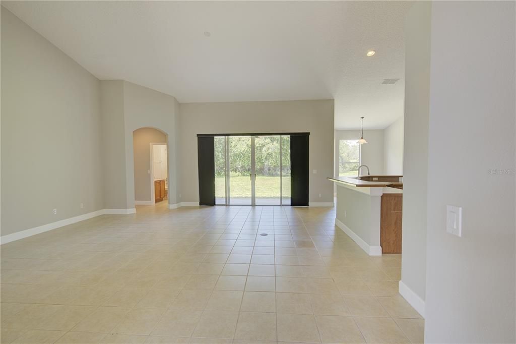 待售: $585,000 (4 贝兹, 3 浴室, 2356 平方英尺)