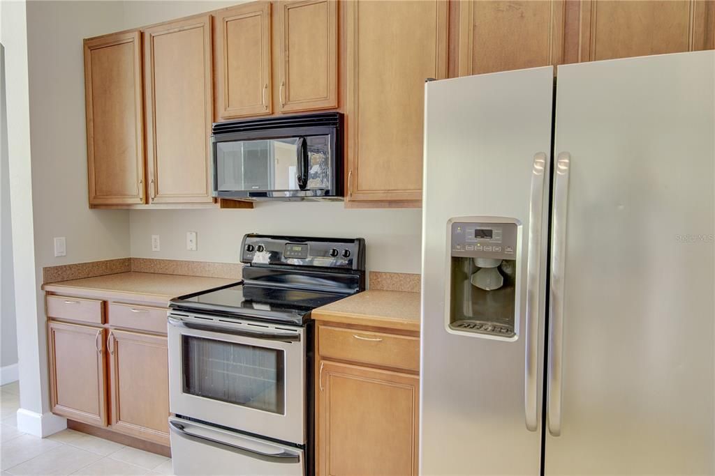 待售: $585,000 (4 贝兹, 3 浴室, 2356 平方英尺)