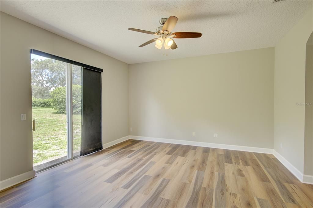 待售: $585,000 (4 贝兹, 3 浴室, 2356 平方英尺)