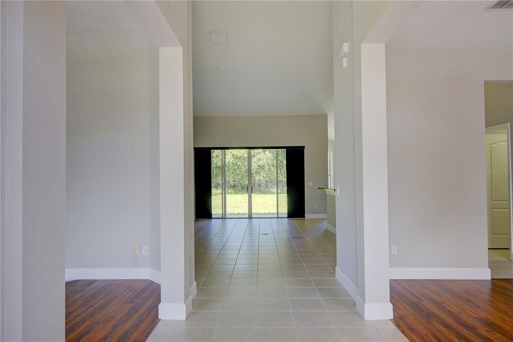 待售: $585,000 (4 贝兹, 3 浴室, 2356 平方英尺)