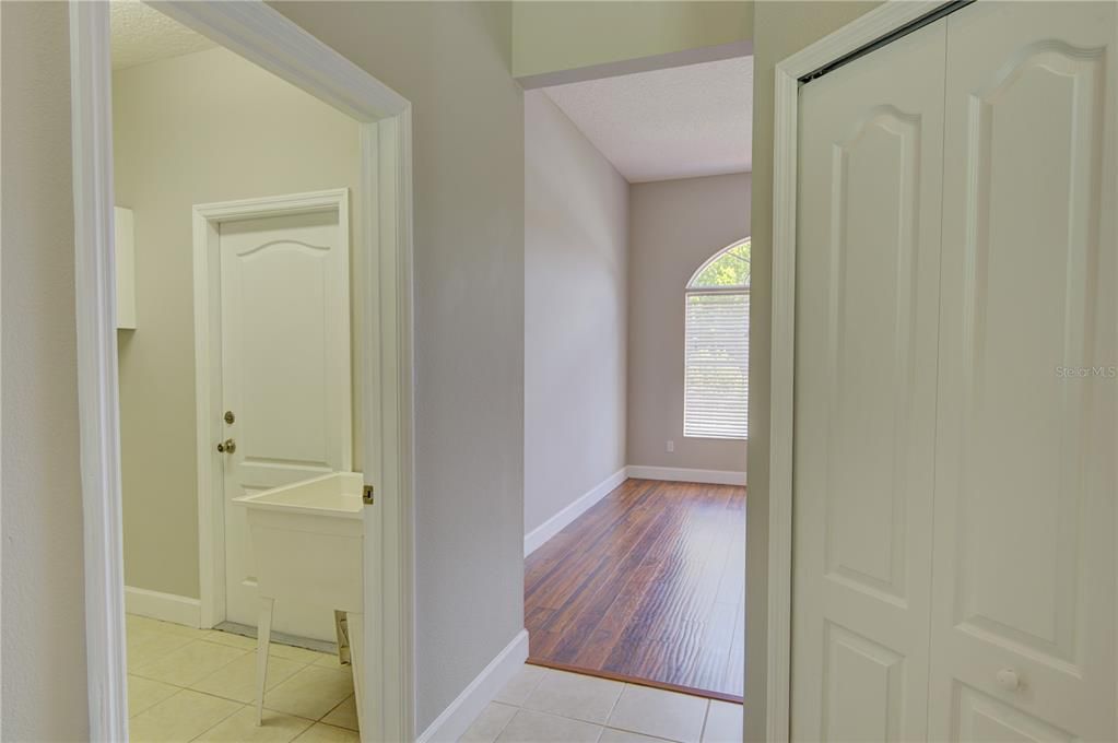 待售: $585,000 (4 贝兹, 3 浴室, 2356 平方英尺)