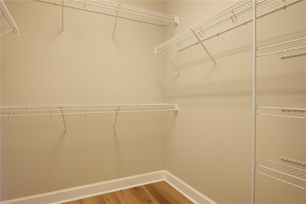 待售: $585,000 (4 贝兹, 3 浴室, 2356 平方英尺)