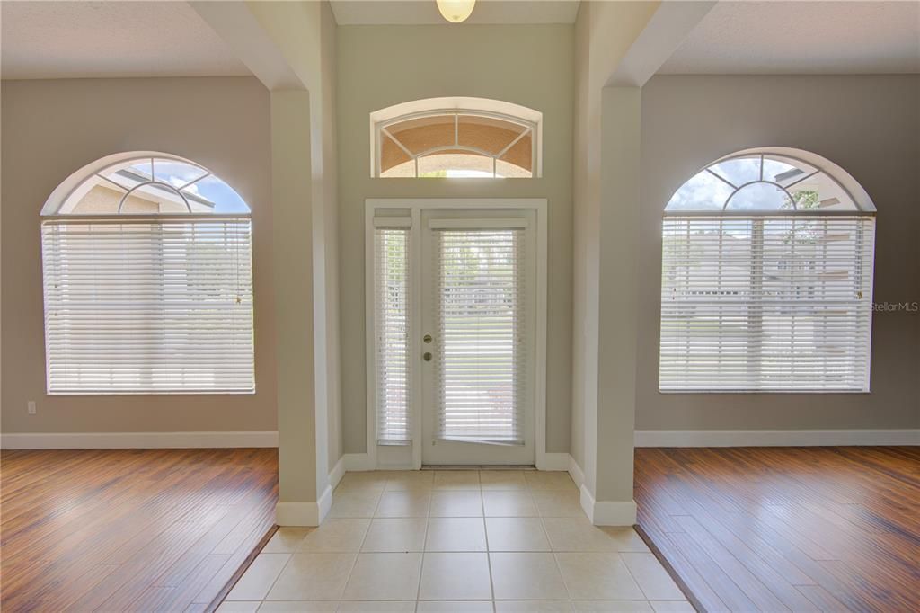 待售: $585,000 (4 贝兹, 3 浴室, 2356 平方英尺)