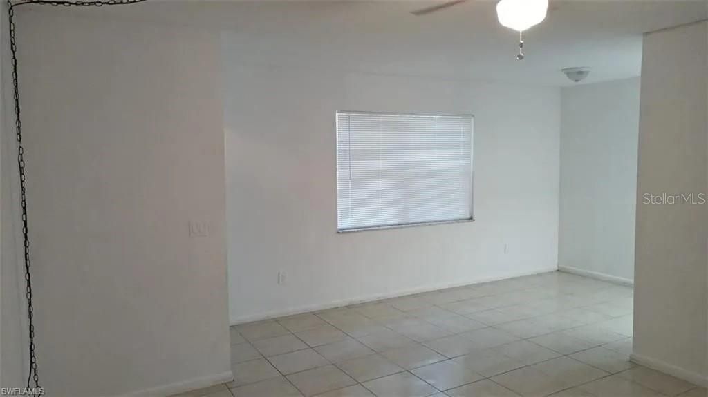 For Rent: $1,200 (2 beds, 1 baths, 928 Square Feet)