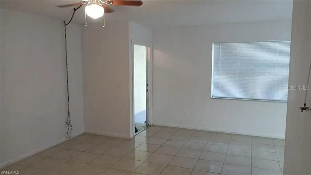 For Rent: $1,200 (2 beds, 1 baths, 928 Square Feet)