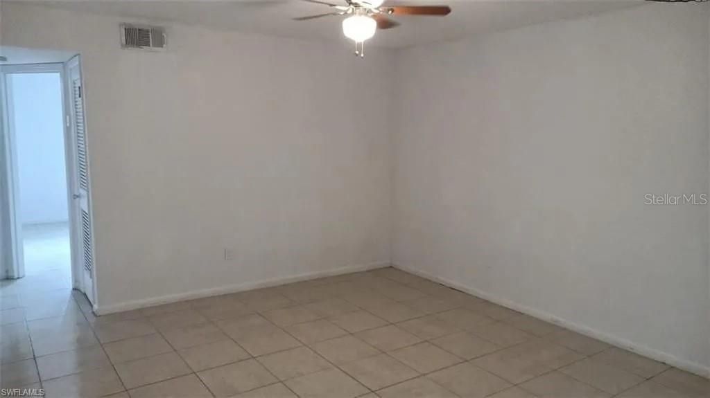 For Rent: $1,200 (2 beds, 1 baths, 928 Square Feet)