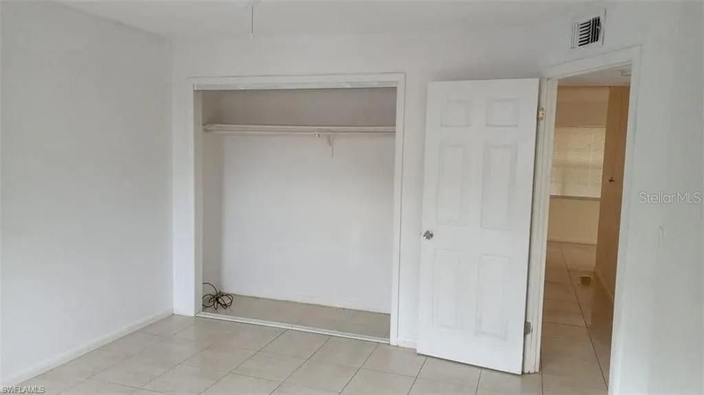 For Rent: $1,200 (2 beds, 1 baths, 928 Square Feet)