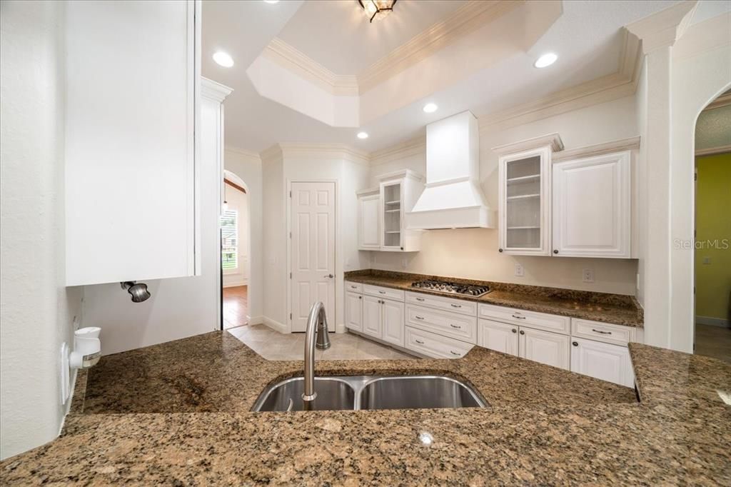 For Sale: $750,000 (4 beds, 4 baths, 3352 Square Feet)