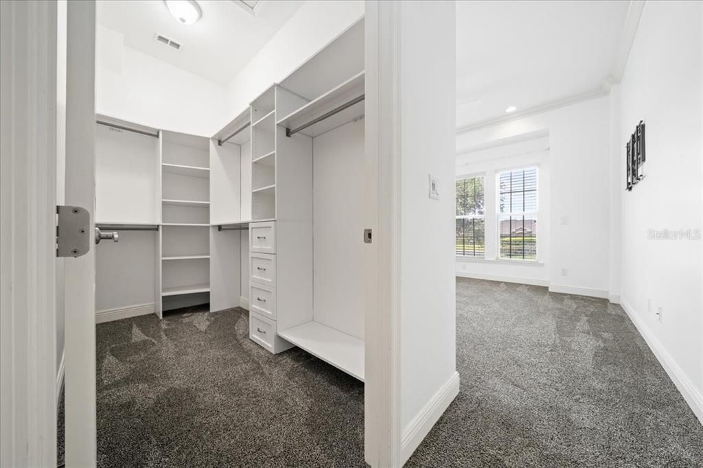 For Sale: $750,000 (4 beds, 4 baths, 3352 Square Feet)