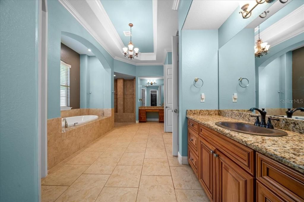 For Sale: $750,000 (4 beds, 4 baths, 3352 Square Feet)