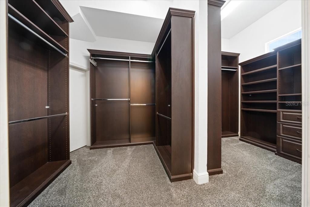 For Sale: $750,000 (4 beds, 4 baths, 3352 Square Feet)