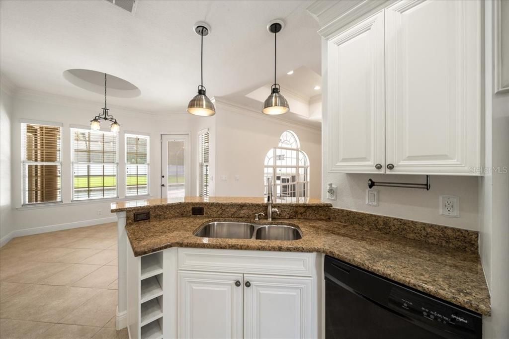 For Sale: $750,000 (4 beds, 4 baths, 3352 Square Feet)