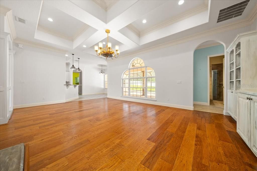 For Sale: $750,000 (4 beds, 4 baths, 3352 Square Feet)