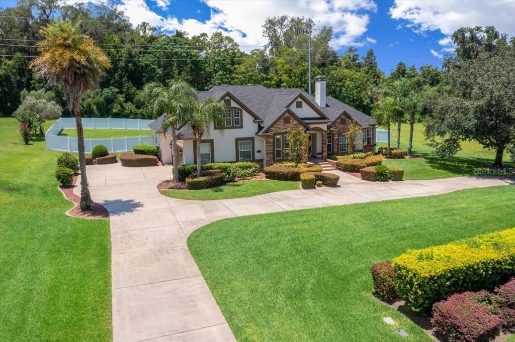 For Sale: $750,000 (4 beds, 4 baths, 3352 Square Feet)