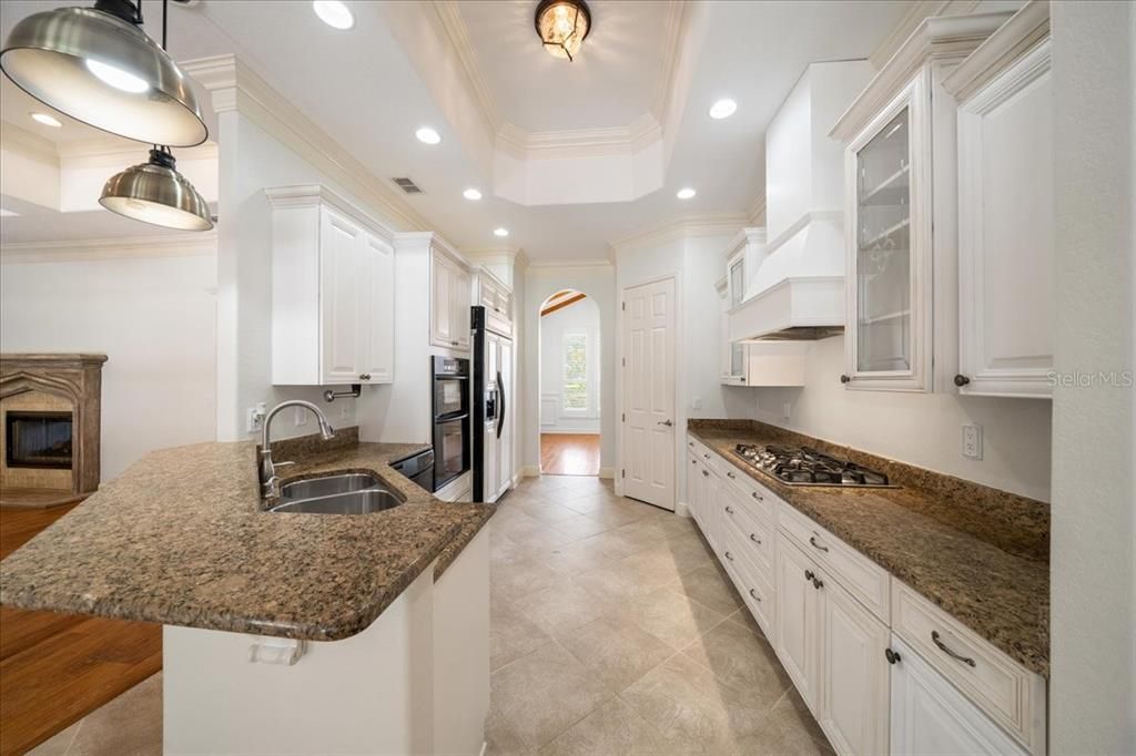 For Sale: $750,000 (4 beds, 4 baths, 3352 Square Feet)