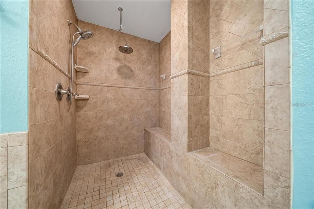 For Sale: $750,000 (4 beds, 4 baths, 3352 Square Feet)