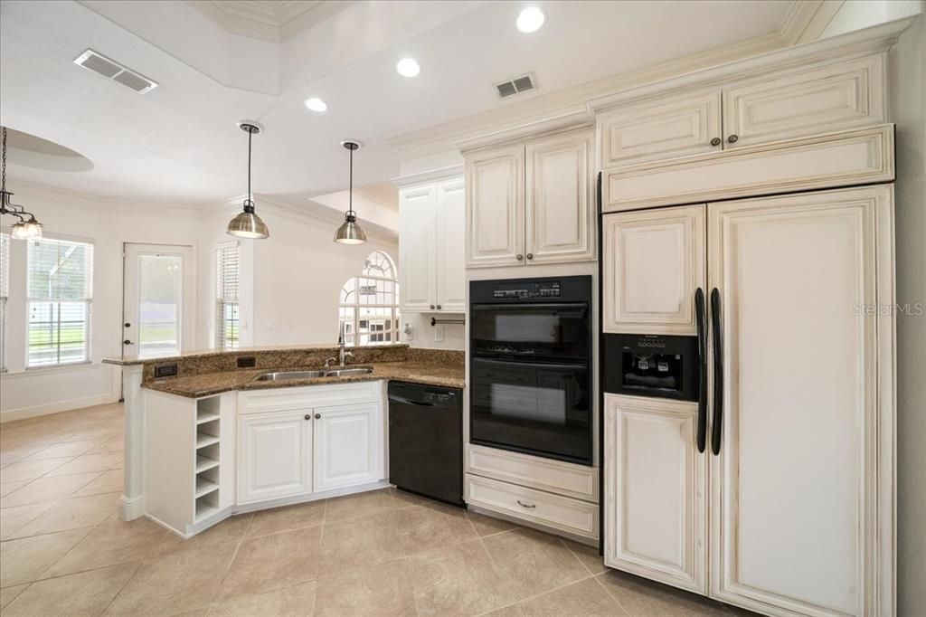 For Sale: $750,000 (4 beds, 4 baths, 3352 Square Feet)