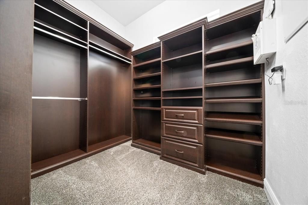 For Sale: $750,000 (4 beds, 4 baths, 3352 Square Feet)