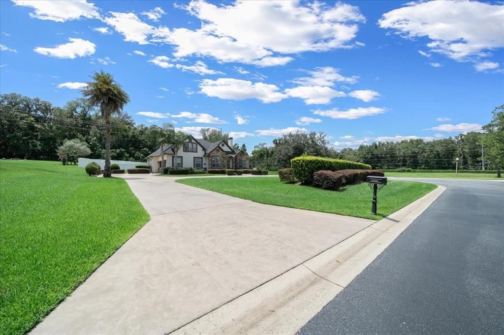 For Sale: $750,000 (4 beds, 4 baths, 3352 Square Feet)