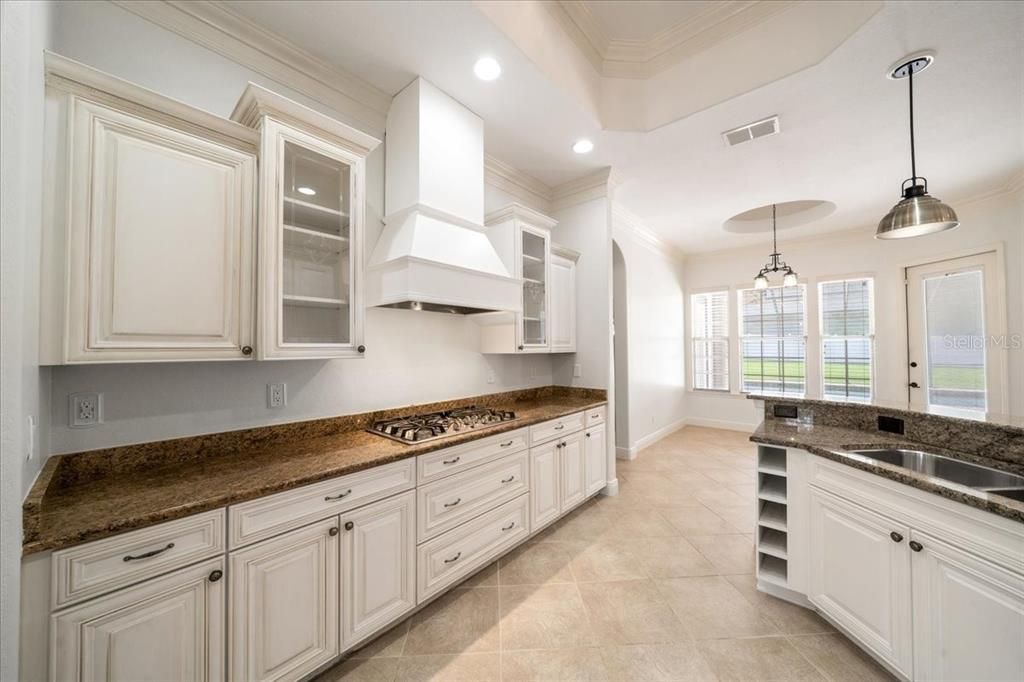 For Sale: $750,000 (4 beds, 4 baths, 3352 Square Feet)