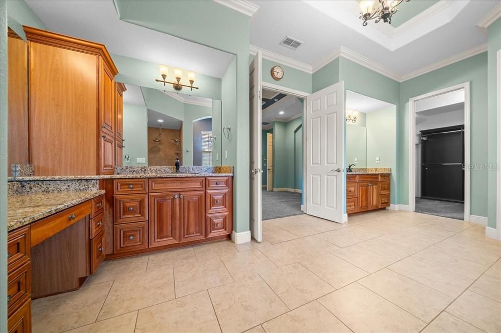 For Sale: $750,000 (4 beds, 4 baths, 3352 Square Feet)