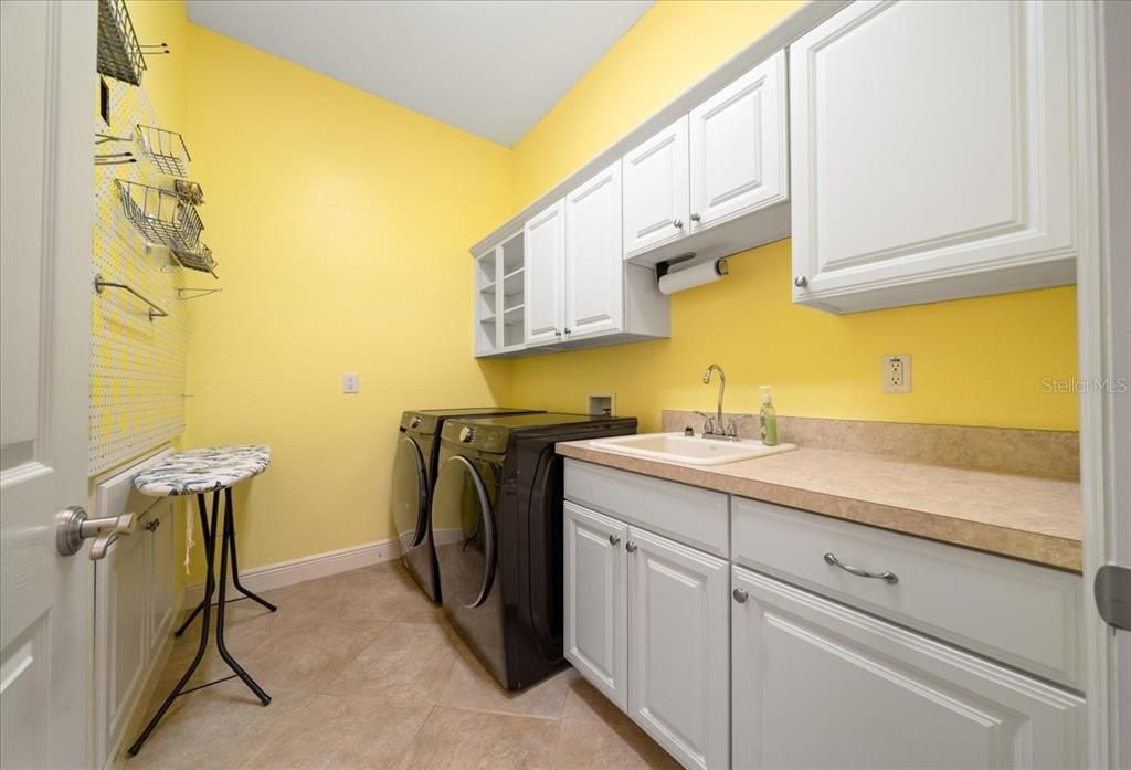 For Sale: $750,000 (4 beds, 4 baths, 3352 Square Feet)