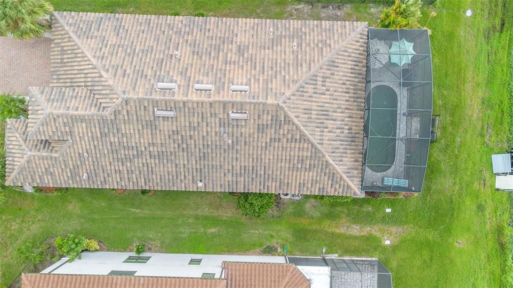 Activo con contrato: $569,900 (4 camas, 3 baños, 2420 Pies cuadrados)