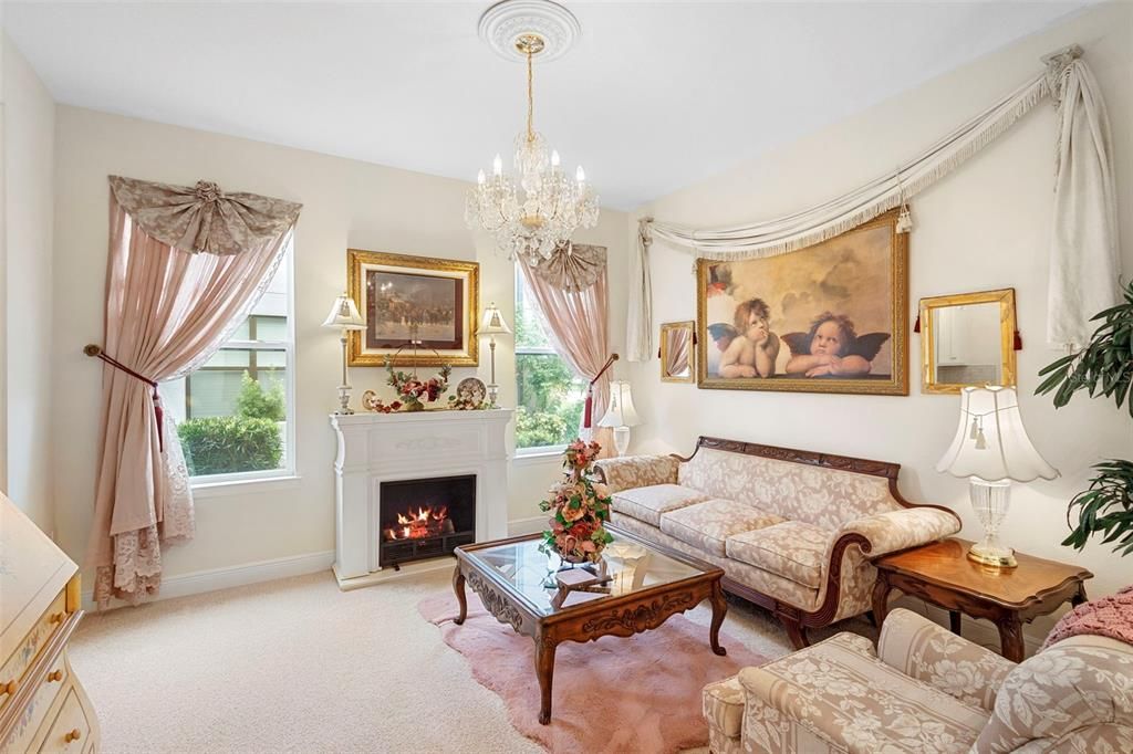 Activo con contrato: $569,900 (4 camas, 3 baños, 2420 Pies cuadrados)