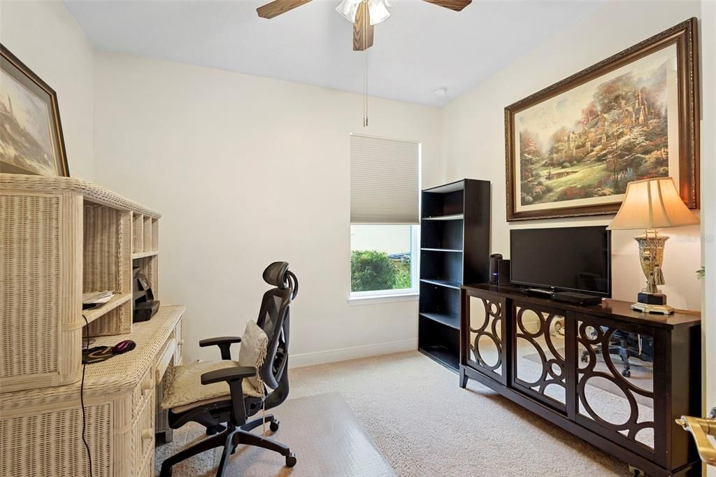 Activo con contrato: $569,900 (4 camas, 3 baños, 2420 Pies cuadrados)