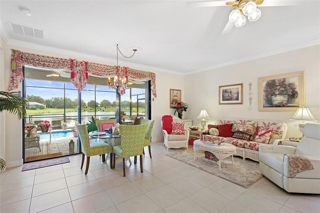 Activo con contrato: $569,900 (4 camas, 3 baños, 2420 Pies cuadrados)