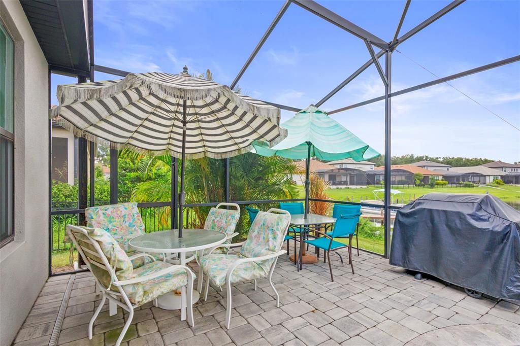 Activo con contrato: $569,900 (4 camas, 3 baños, 2420 Pies cuadrados)