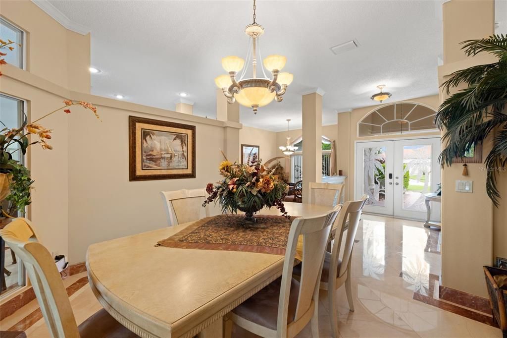 出租: $5,995 (4 贝兹, 3 浴室, 2698 平方英尺)