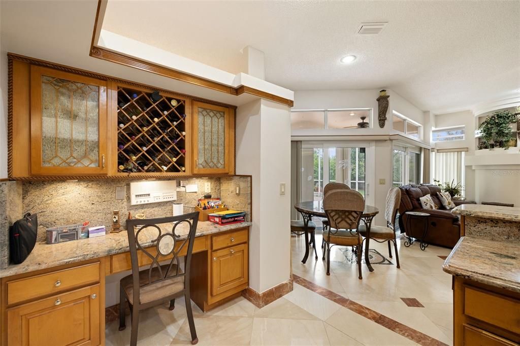 出租: $5,995 (4 贝兹, 3 浴室, 2698 平方英尺)