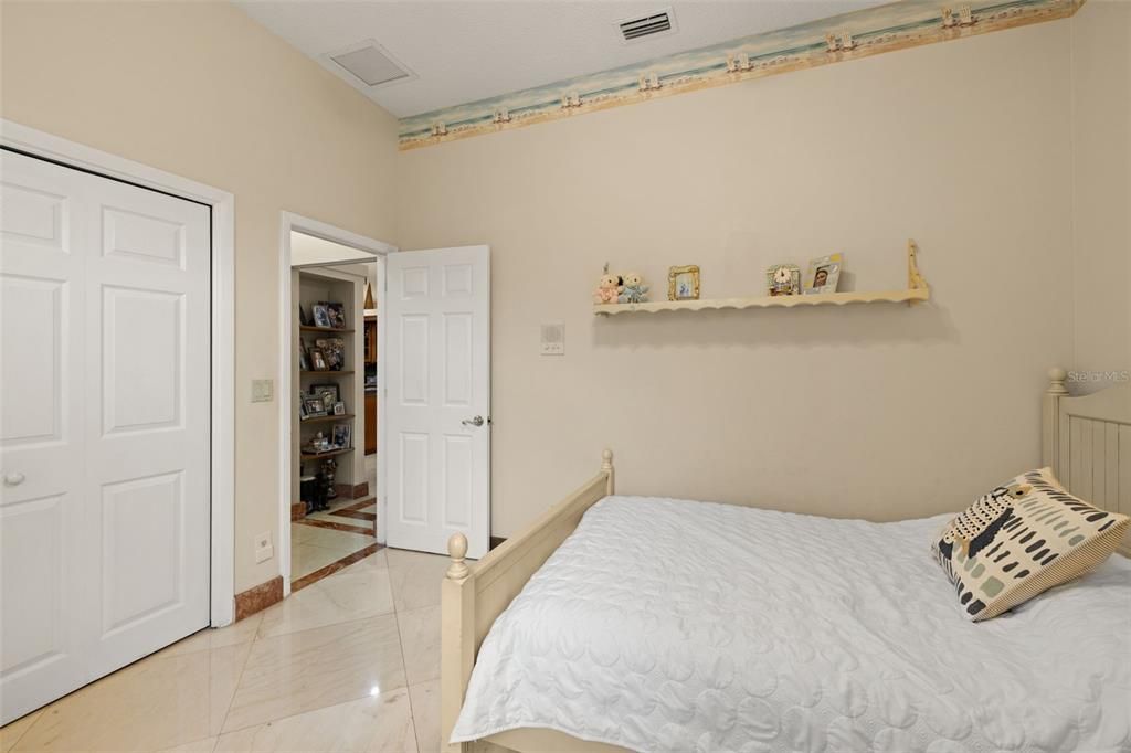 出租: $5,995 (4 贝兹, 3 浴室, 2698 平方英尺)