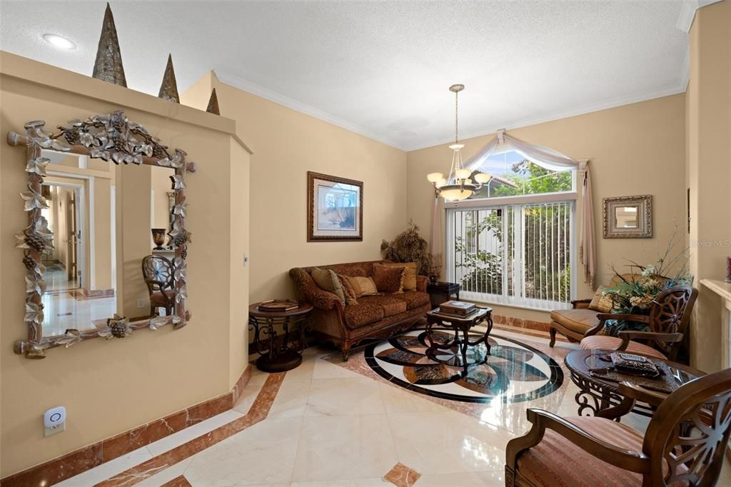 出租: $5,995 (4 贝兹, 3 浴室, 2698 平方英尺)