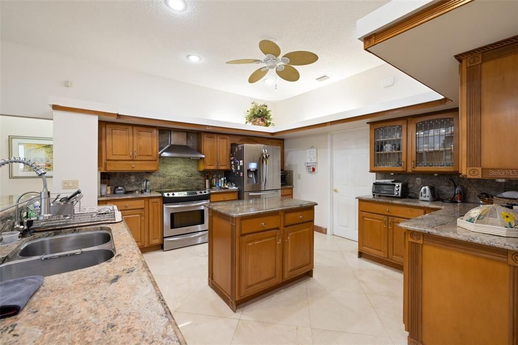 出租: $5,995 (4 贝兹, 3 浴室, 2698 平方英尺)