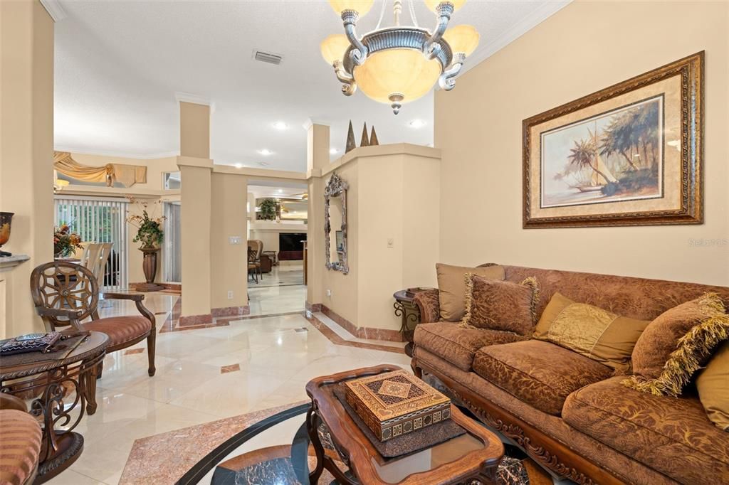 出租: $5,995 (4 贝兹, 3 浴室, 2698 平方英尺)