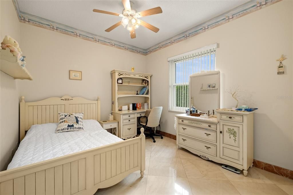 出租: $5,995 (4 贝兹, 3 浴室, 2698 平方英尺)