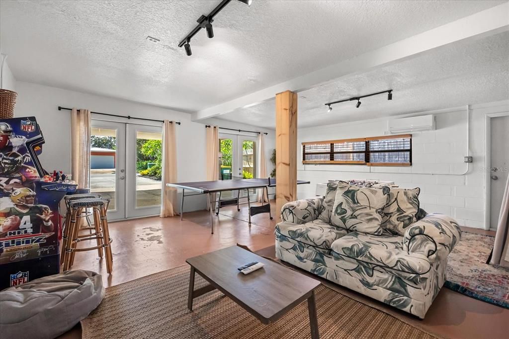 待售: $699,000 (4 贝兹, 3 浴室, 2406 平方英尺)