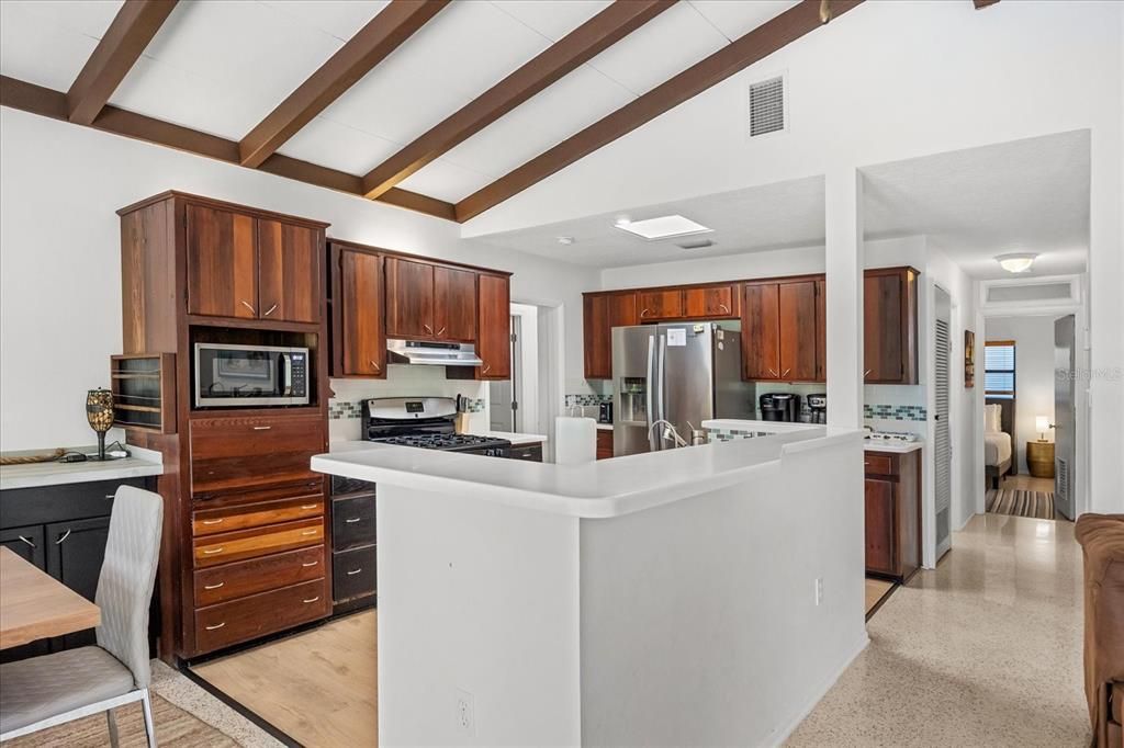 待售: $699,000 (4 贝兹, 3 浴室, 2406 平方英尺)