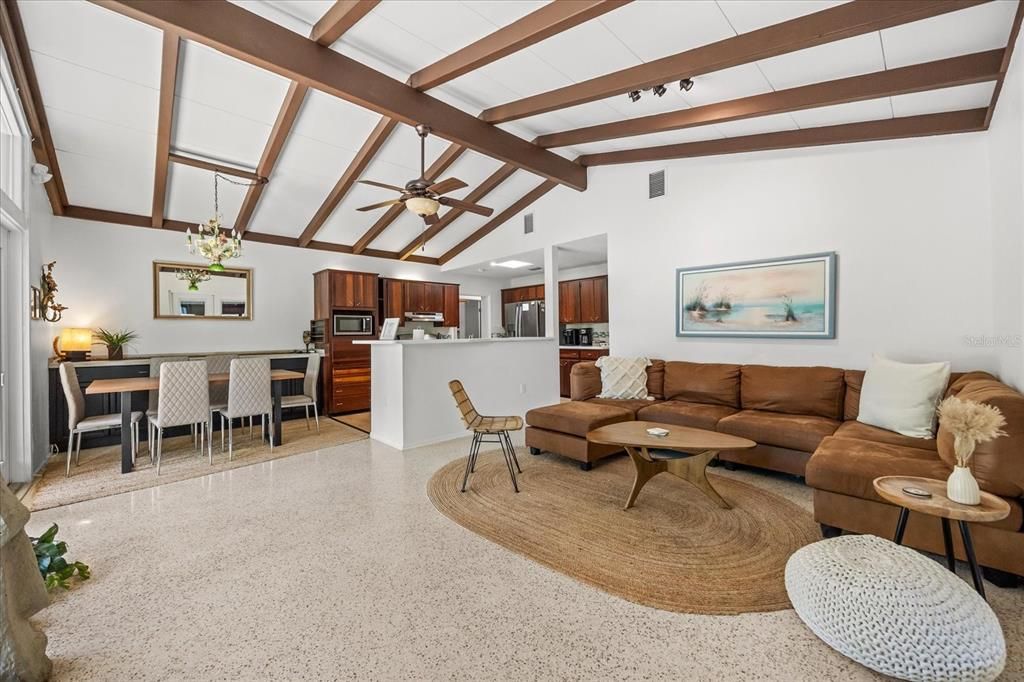 待售: $699,000 (4 贝兹, 3 浴室, 2406 平方英尺)