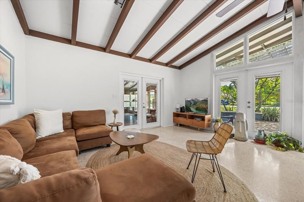 待售: $699,000 (4 贝兹, 3 浴室, 2406 平方英尺)