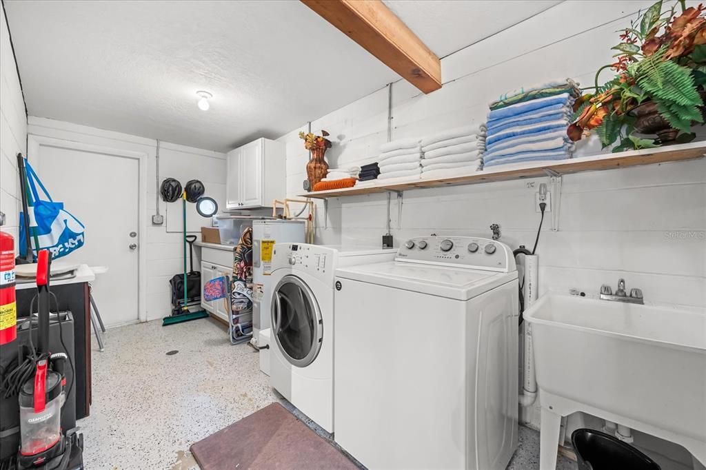 待售: $699,000 (4 贝兹, 3 浴室, 2406 平方英尺)