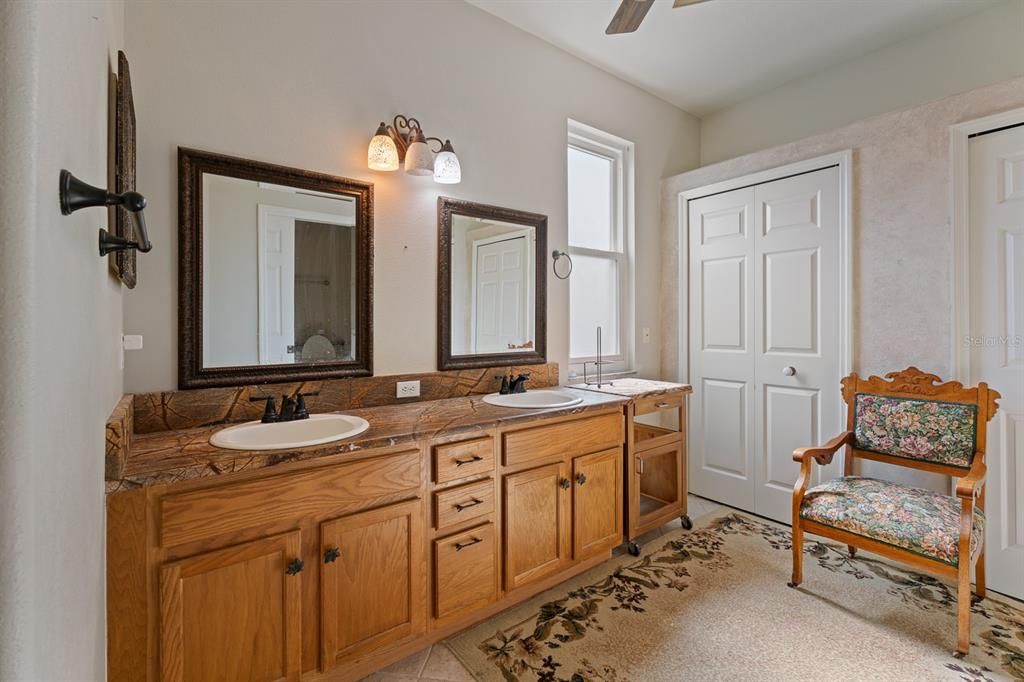 Active With Contract: $309,000 (3 beds, 2 baths, 1846 Square Feet)