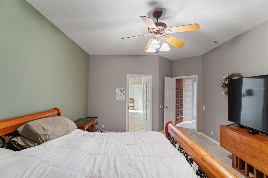 Active With Contract: $309,000 (3 beds, 2 baths, 1846 Square Feet)