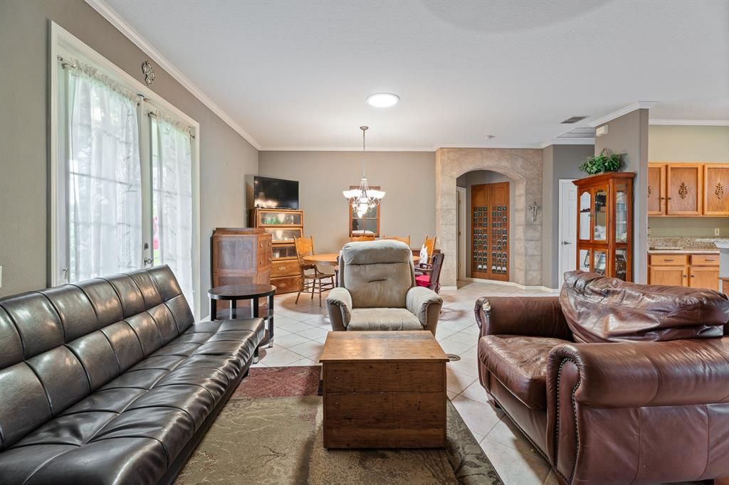 Active With Contract: $309,000 (3 beds, 2 baths, 1846 Square Feet)