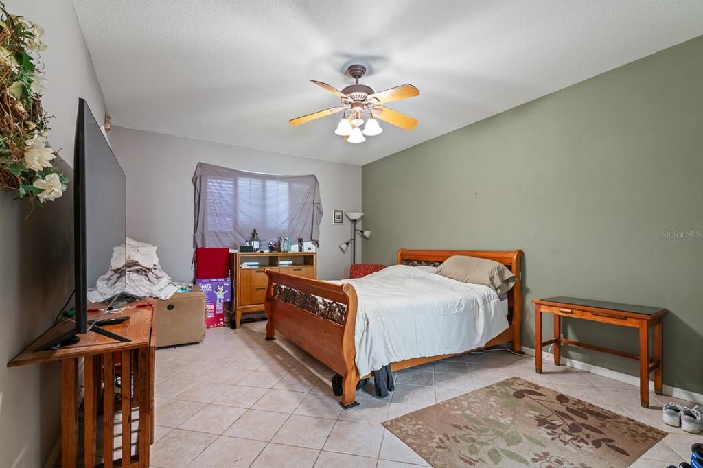 Active With Contract: $309,000 (3 beds, 2 baths, 1846 Square Feet)